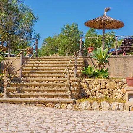 Son Monserrat, Villa