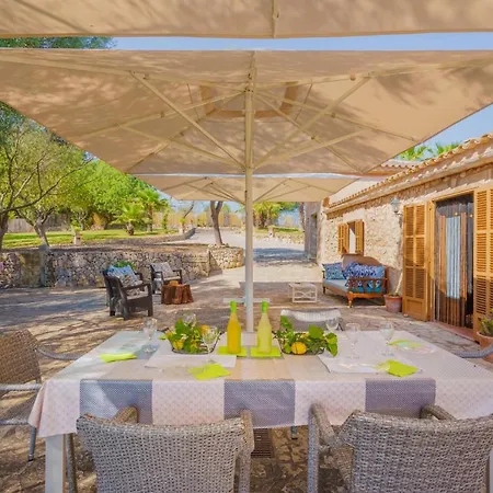 Son Monserrat, Villa